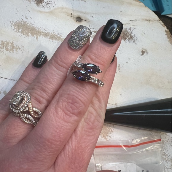 NWT- Size 6- “bold spirit” - Picture 3 of 5